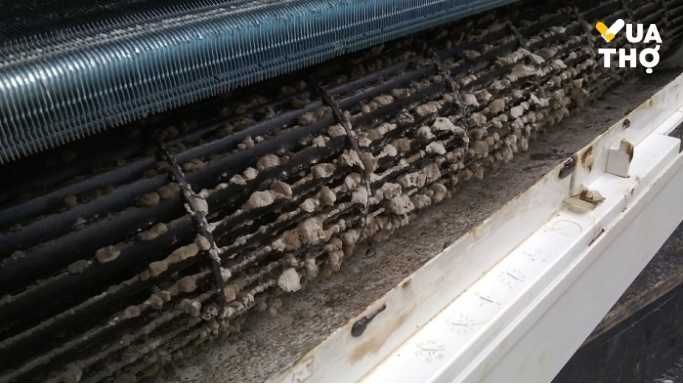 tấm lọc máy lạnh bị bám bụi