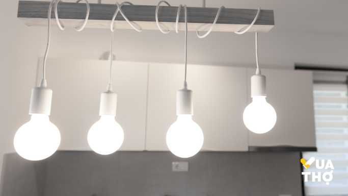4 cái bóng đèn led trắng