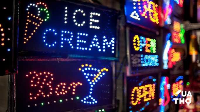 mấy cái bảng đèn led nhiều màu